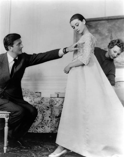 hubert de givenchy und audrey hepburn|hubert de Givenchy 1950s fashion.